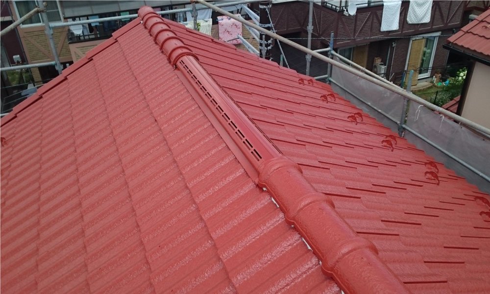 セメント瓦の葺き替え工事の費用とコスパが最大化する屋根材の選び方