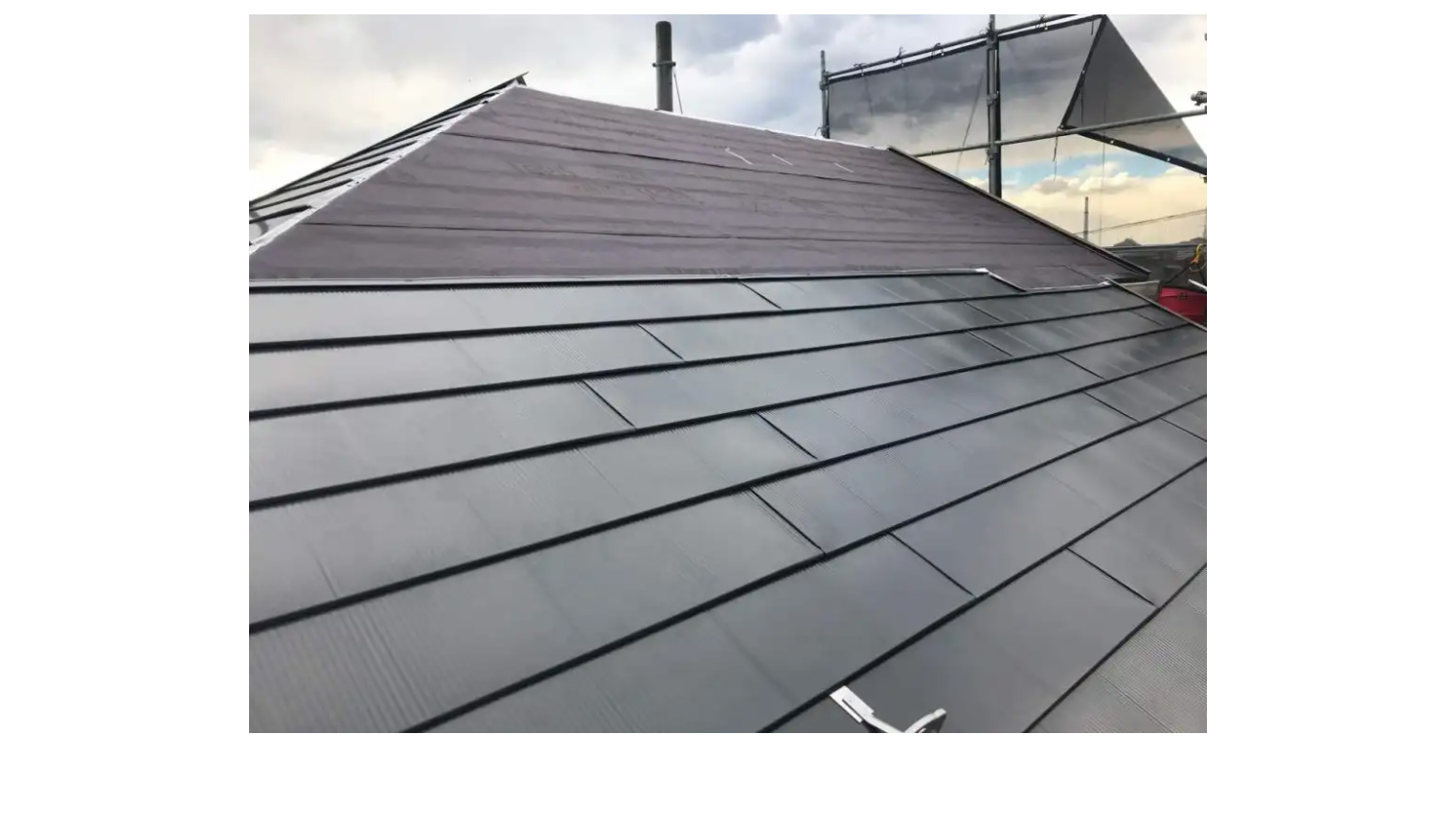 【見積例付き】屋根のカバー工法の費用相場と優良業者を選ぶコツ4つ - 神奈川・東京の外壁塗装、屋根塗装はユーコーコミュニティ