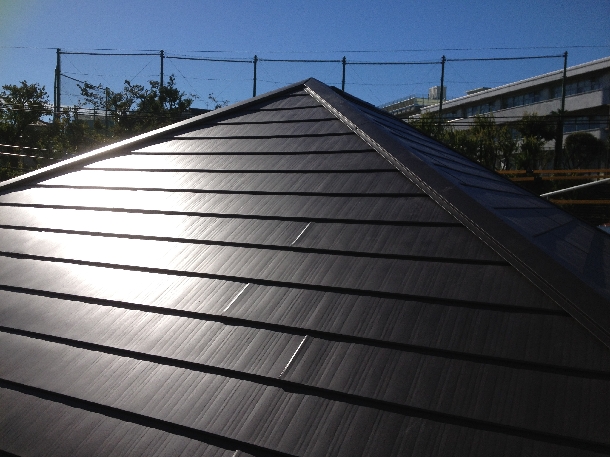 屋根工事】ガルバリウム鋼板でカバー工法を提案されたときの注意点 | テスト石川商店